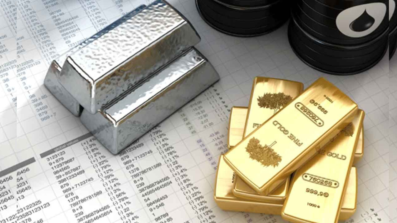 Gold and Silver Rates | ప‌రుగుకు బ్రేక్‌.. స్వ‌ల్పంగా త‌గ్గిన బంగారం, వెండి ధ‌ర‌లు