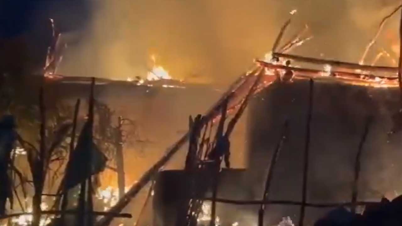 Andhra Pradesh | సంక్రాంతి పండుగ వేళ తీవ్ర విషాదం.. కాలి బూడిదైన 38 ఇళ్లు