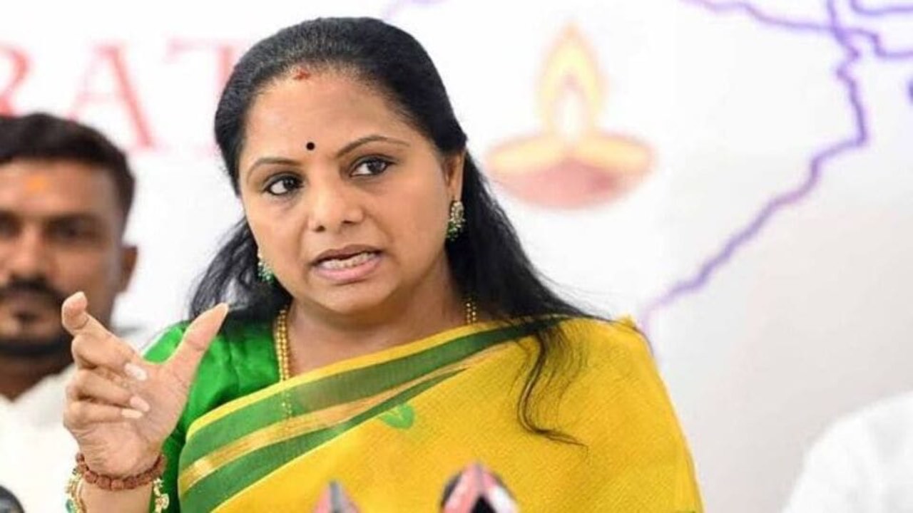 MLC Kalvakuntla Kavitha | సీఎం రేవంత్ రెడ్డిని రెండు సార్లు ఉరి తీయాలి: ఎమ్మెల్సీ కవిత