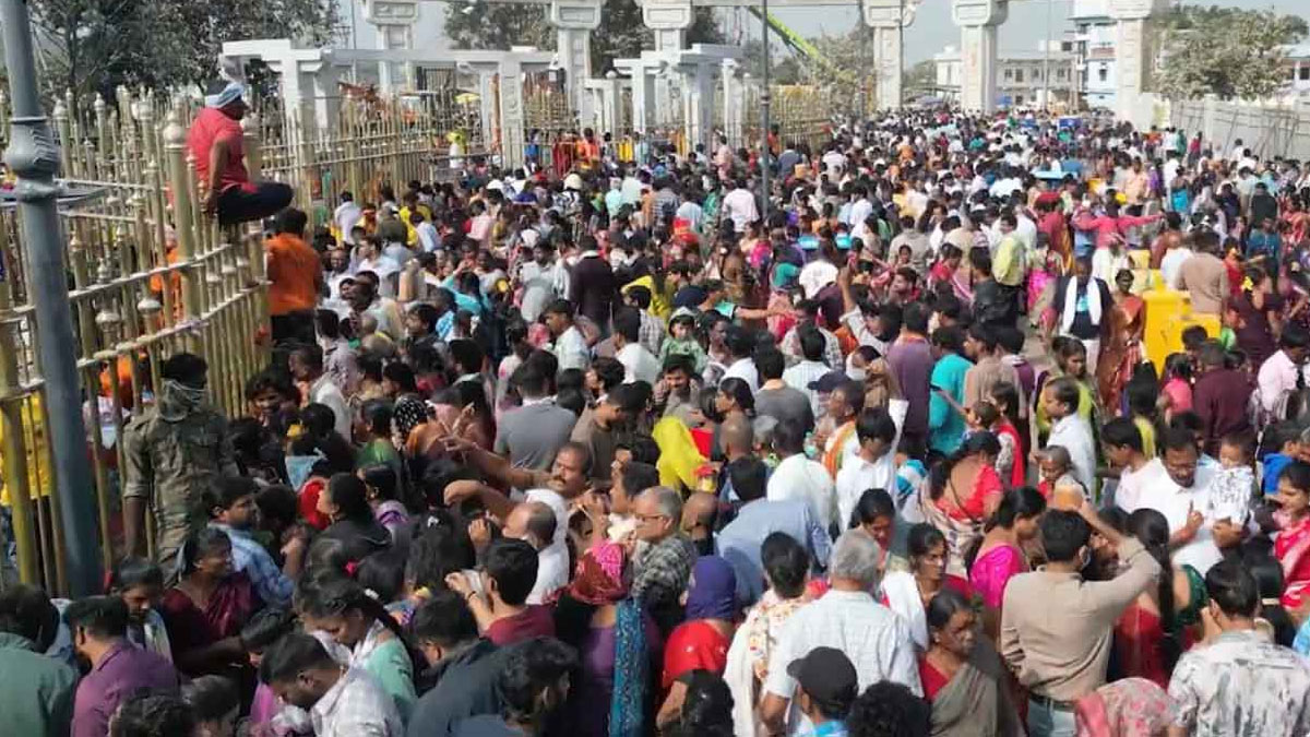 Medaram Jatara | సంక్రాంతి ఎఫెక్ట్.. మేడారానికి పోటెత్తిన భక్తులు