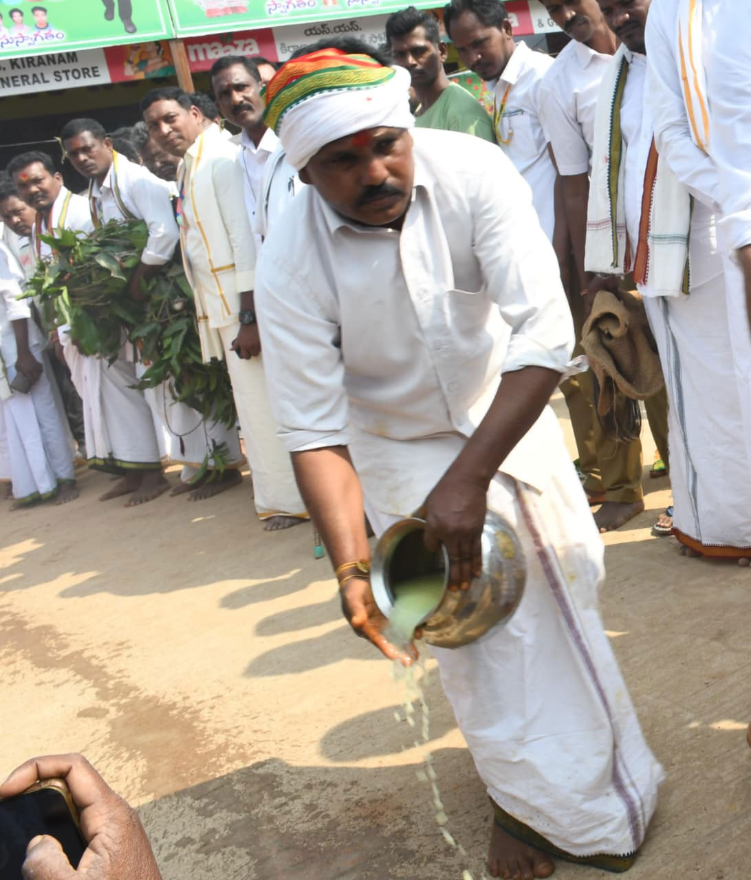 Sacred Manda Melige Ritual Performed in medaram