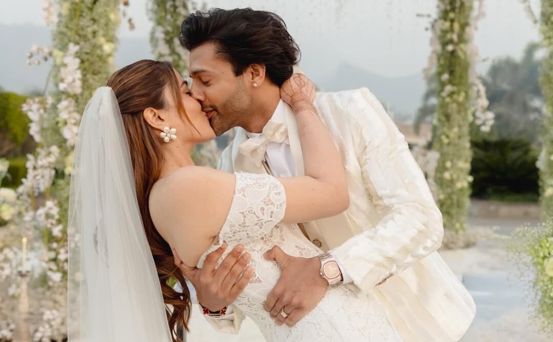 Nupur Ssanon Wedding | ప్రియుడిని పెళ్లాడిన ర‌వితేజ హీరోయిన్ -   వెడ్డింగ్ ఫొటోలు వైర‌ల్‌