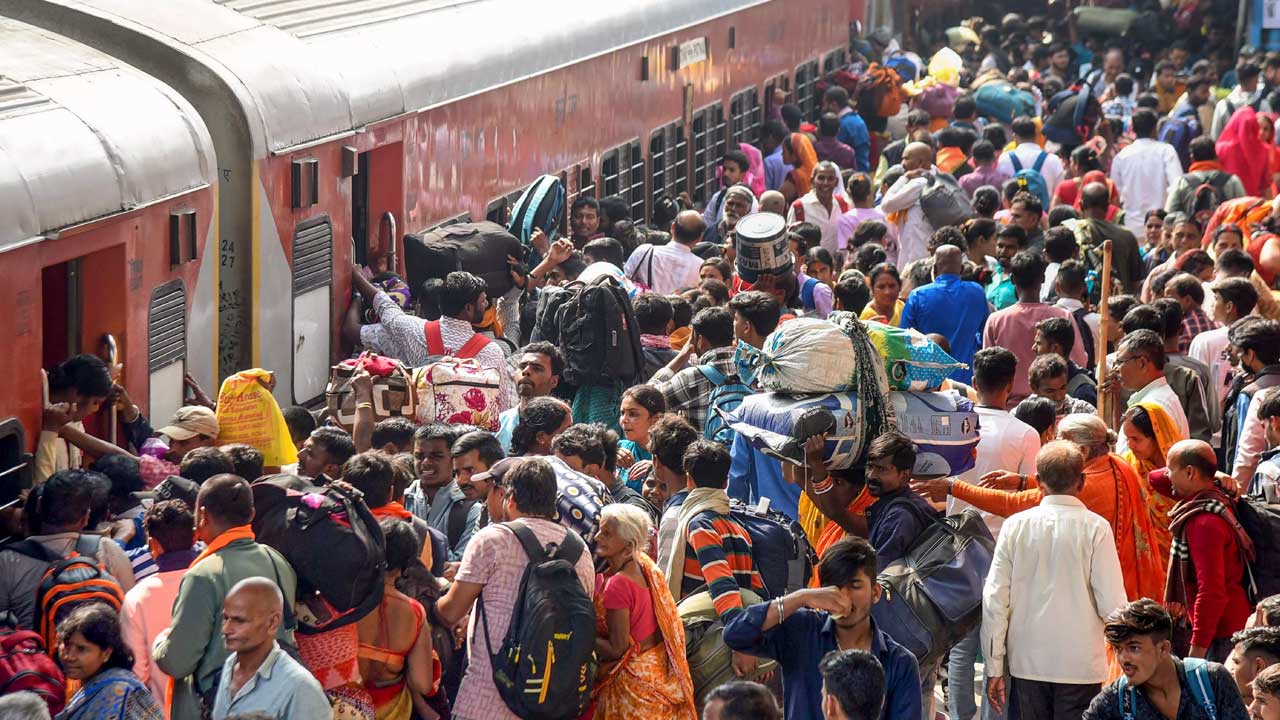 South Central Railway | ద‌క్షిణ మ‌ధ్య రైల్వే సరికొత్త‌ రికార్డు.. 12 రోజుల్లో 'కోటి' మంది ప్ర‌యాణం..!