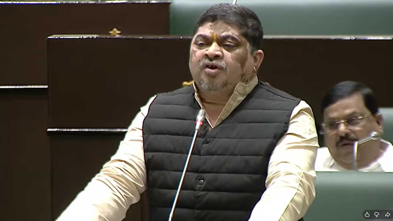 Ponnam Prabhakar | రాష్ట్రంలో నూతన ఈవీ పాలసీ ద్వారా కాలుష్యం తగ్గించేందుకు చర్యలు: మంత్రి పొన్నం ప్రభాకర్