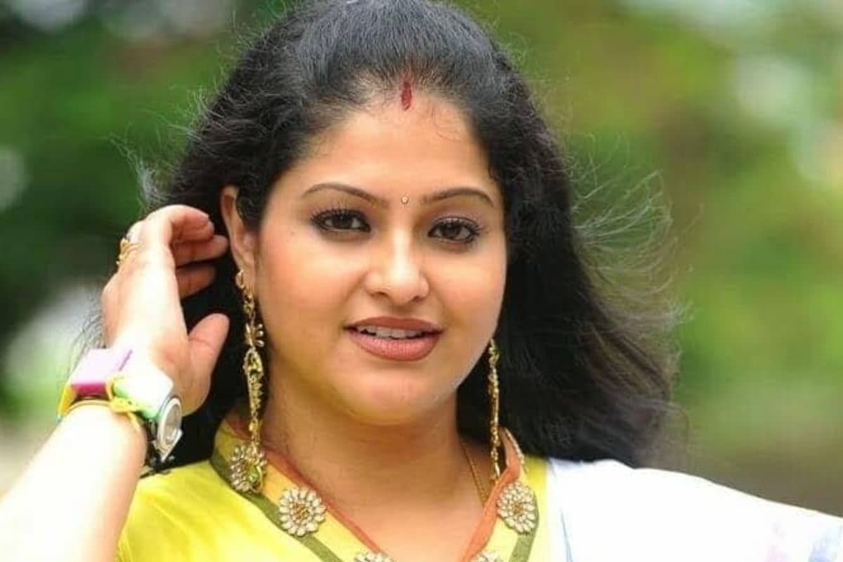 Anasuya | బాడీ షేమింగ్ చేసే హక్కు లేదు – అన‌సూయ‌, రోజాల‌కు సీనియ‌ర్ హీరో రాశి కౌంట‌ర్‌