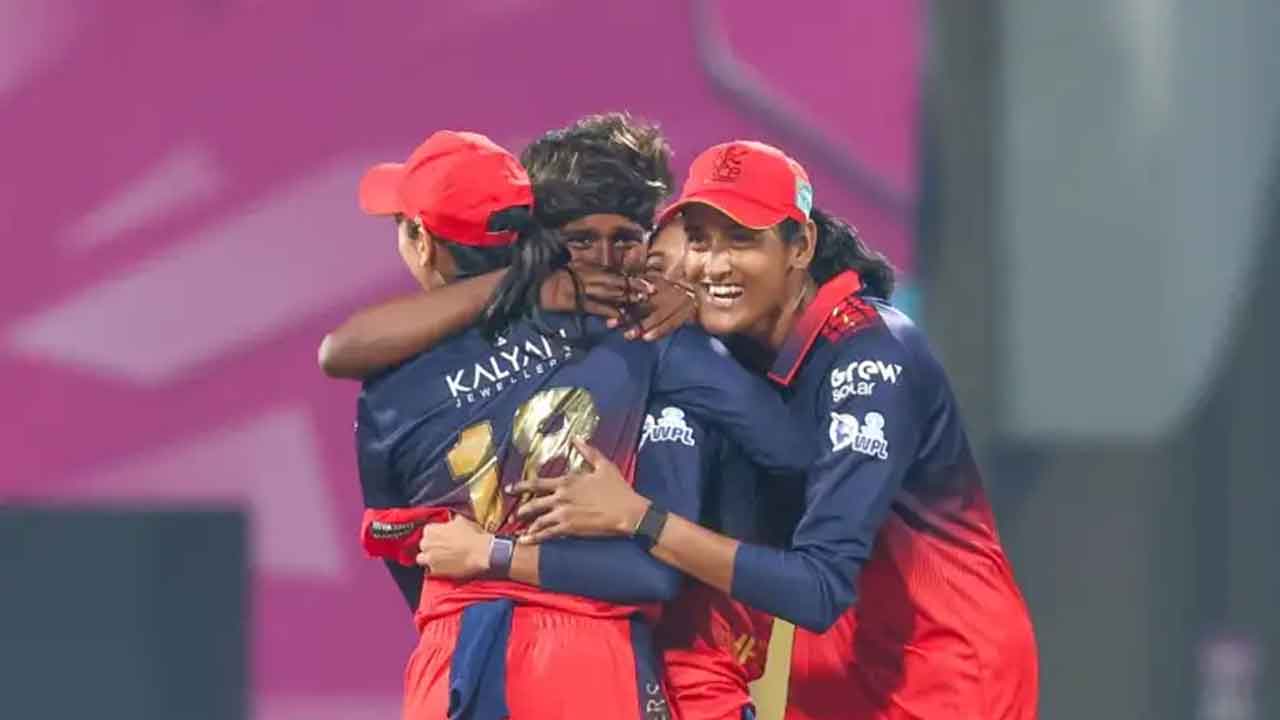 WPL 2026 | ఆర్‌సీబీ వుమెన్స్ టీం.. హ్యాట్రిక్ విజ‌యంతో జోరు..