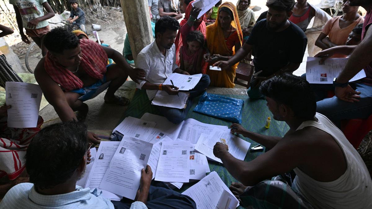 SIR | దేశవ్యాప్తంగా 3 కోట్ల ఓటర్లు తొలగింపు.. ఈసీ నిర్ణయంపై రాజకీయ దుమారం