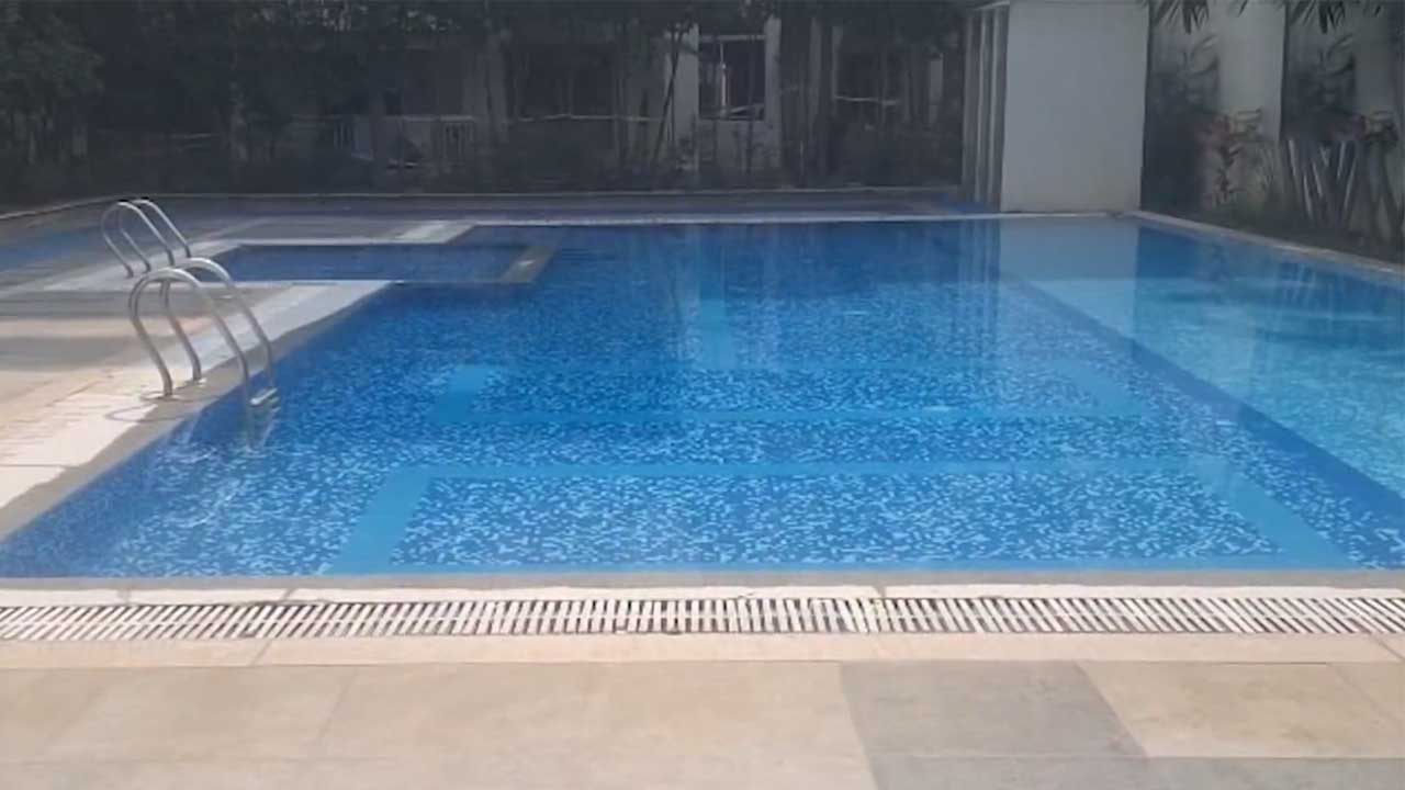 Swimming Pool | గేటెడ్ క‌మ్యూనిటీలో స్విమ్మింగ్‌పూల్‌లో ప‌డి మూడేళ్ల బాలుడి మృతి