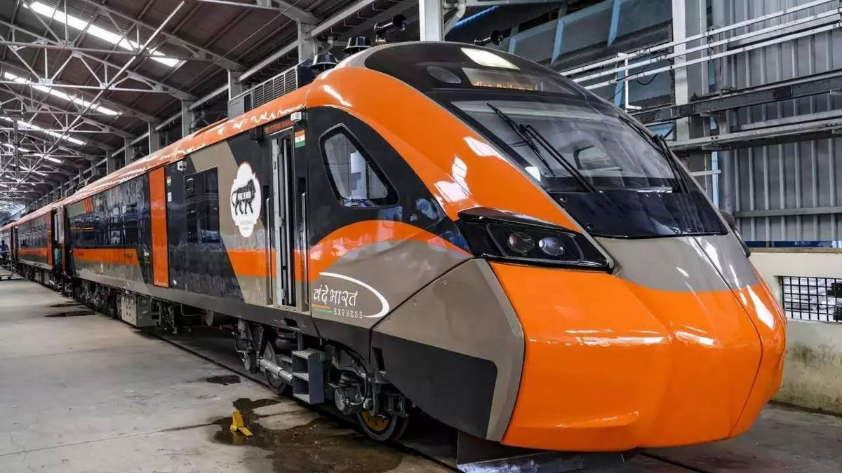 Vande Bharat Sleeper Train | బడ్జెట్ ధరలో వందే భారత్ స్లీపర్ ట్రెయిన్... ఆ రూట్‌లో త్వరలో ప్రారంభం