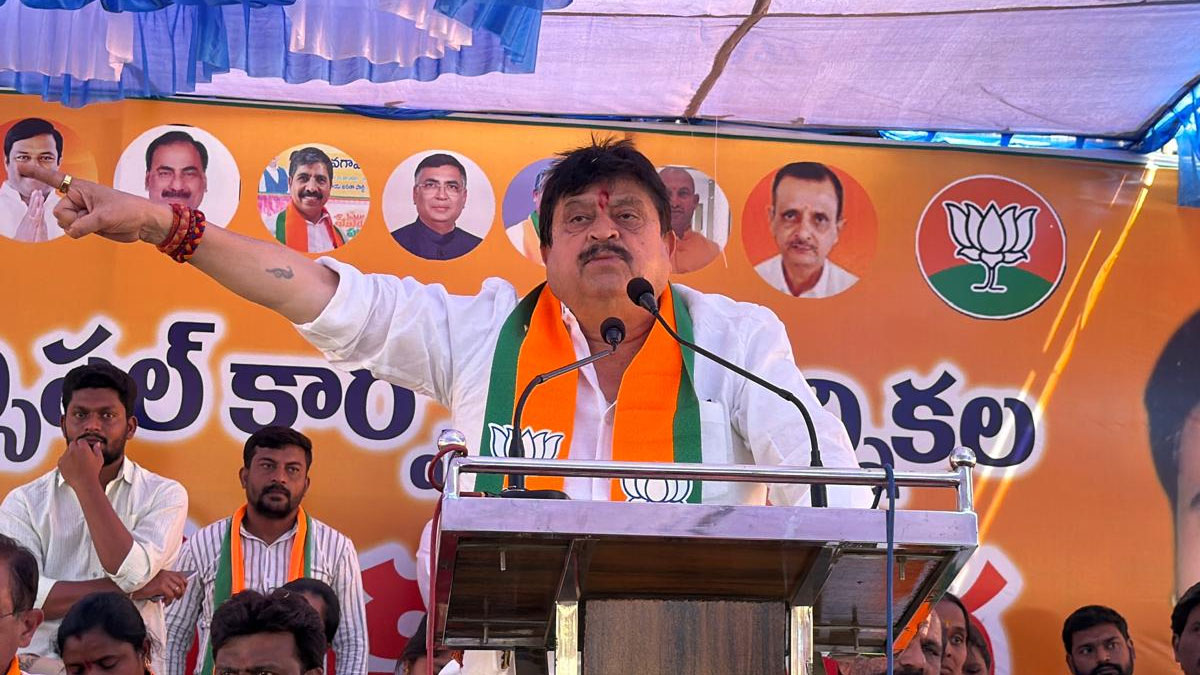 Telangana bjp president Ramchandar rao road show in kothagudem