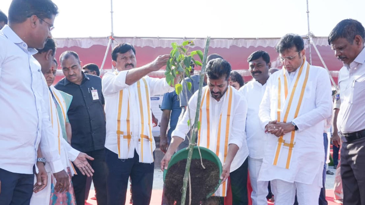 revanth reddy visits sri Laxmi Narasimha swamy temple at kodavatancha