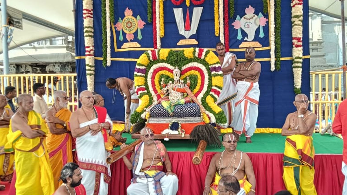 Yadagirigutta Brahmotsavam 2026 Lord Narasimha Appears as Murali Krishna