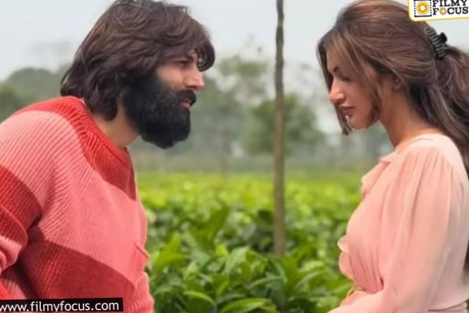 Sreeleela and Karthik Aryan: డాక్టర్ల ఫ్యామిలీ హీరోతో.. మరోసారి డాక్టర్ హీరోయిన్.. రూమర్స్ Sreeleela and Karthik Aryan: డాక్టర్ల ఫ్యామిలీ హీరోతో.. మరోసారి డాక్టర్ హీరోయిన్.. రూమర్స్