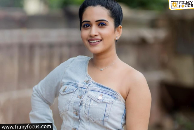 Anchor Sravanthi : యాంకర్ స్రవంతికి, కమీషనర్ సజ్జనార్ వార్నింగ్ !