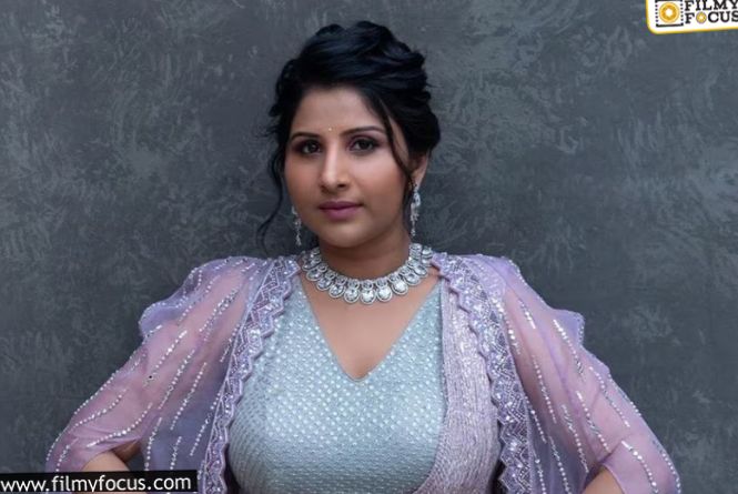 Mangli: మంగ్లీపై కేసు నమోదు.. తిరిగి కేసు పెట్టిన సింగర్‌.. ఏమవుతోంది?